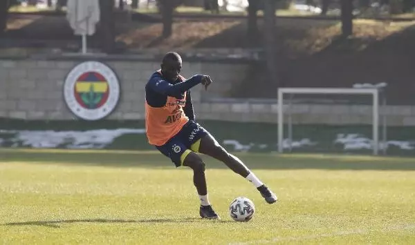 Fenerbahçe'de Trabzonspor maçı hazırlıkları başladı Fenerbahçe'de Trabzonspor maçı hazırlıkları başladı