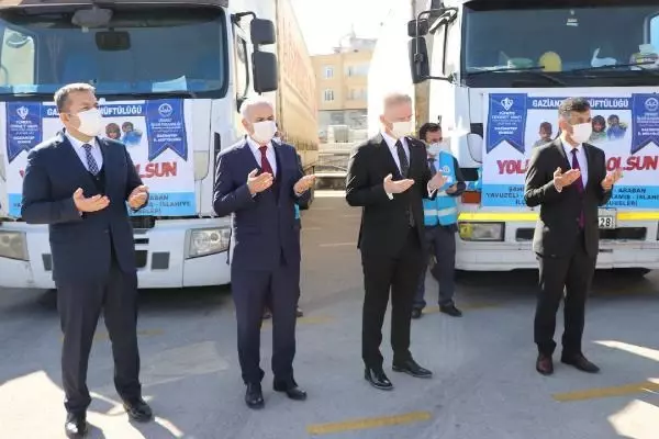 Son dakika... Gaziantep'ten, Suriye'ye 4 TIR yardım gönderildi Son dakika... Gaziantep'ten, Suriye'ye 4 TIR yardım gönderildi