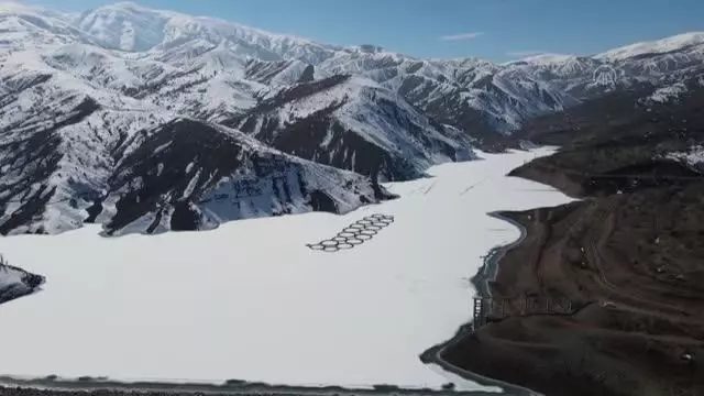 Göyne Sulama Barajı soğuk havanın etkisiyle dondu