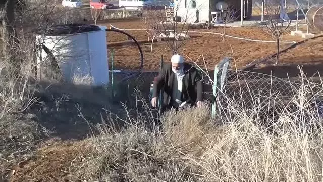Güneş paneli çalınan çiftçiler tarlalarda nöbet tutuyor Güneş paneli çalınan çiftçiler tarlalarda nöbet tutuyor