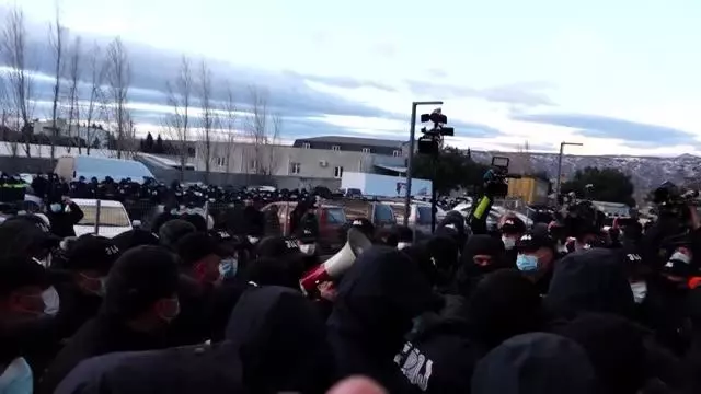 Son dakika haberleri! Gürcistan'da ana muhalefet lideri, yüzlerce polisin katıldığı operasyonla gözaltına alındı (3) Son dakika haberleri! Gürcistan'da ana muhalefet lideri, yüzlerce polisin katıldığı operasyonla gözaltına alındı (3)