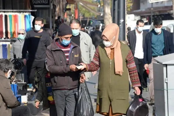 Hangi illerde kısıtlamalar kalkacak? Hangi illerde sıkılaşmaya gidilecek? Düşük ve çok yüksek riskli iller hangileridir? Hangi illerde kısıtlamalar kalkacak? Hangi illerde sıkılaşmaya gidilecek? Düşük ve çok yüksek riskli iller hangileridir?