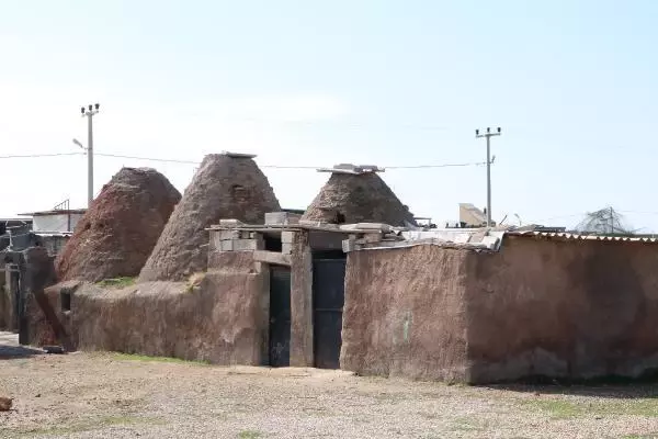 Harran'ın konik kubbeli evleri, özelliğiyle dikkat çekiyor Harran'ın konik kubbeli evleri, özelliğiyle dikkat çekiyor