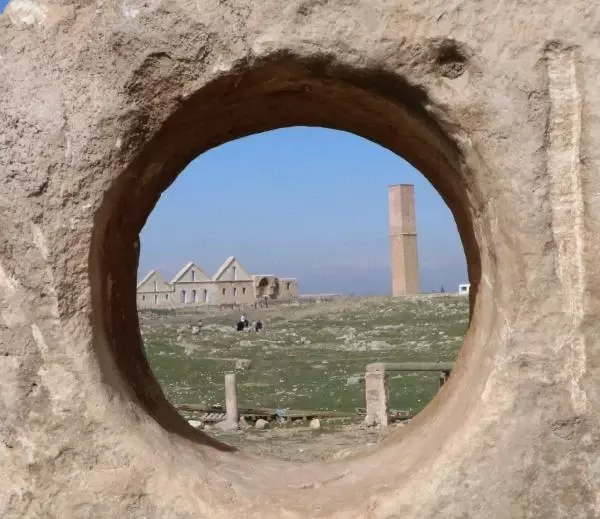 Harran'ın konik kubbeli evleri, özelliğiyle dikkat çekiyor Harran'ın konik kubbeli evleri, özelliğiyle dikkat çekiyor