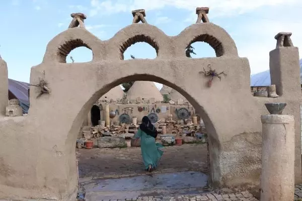 Harran'ın konik kubbeli evleri, özelliğiyle dikkat çekiyor Harran'ın konik kubbeli evleri, özelliğiyle dikkat çekiyor