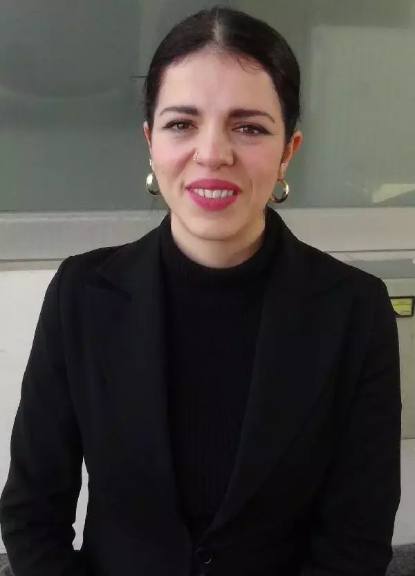 Hiç görmediği ve varisi olduğu tarihi kaleyi gezmek istiyor Hiç görmediği ve varisi olduğu tarihi kaleyi gezmek istiyor