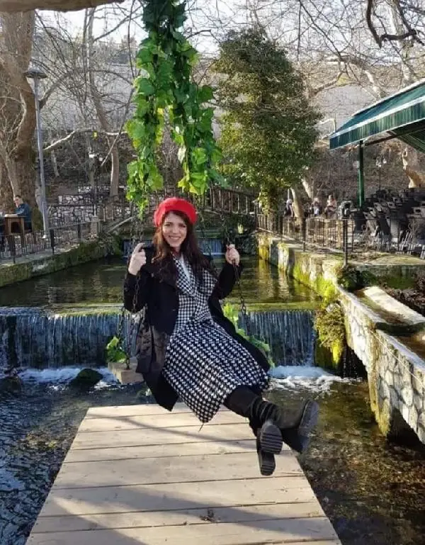 Hiç görmediği ve varisi olduğu tarihi kaleyi gezmek istiyor Hiç görmediği ve varisi olduğu tarihi kaleyi gezmek istiyor