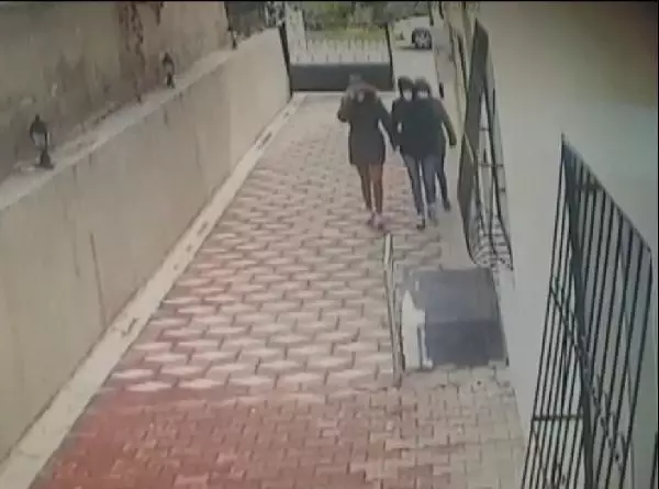 Son dakika haberleri: Hırsızlık şüphelileri güvenlik kameralarından yakalandı Son dakika haberleri: Hırsızlık şüphelileri güvenlik kameralarından yakalandı