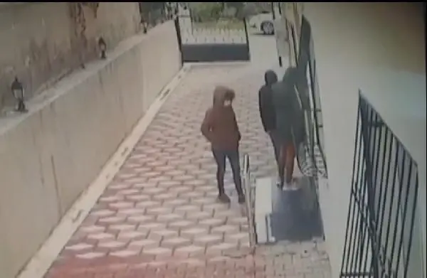 Son dakika haberleri: Hırsızlık şüphelileri güvenlik kameralarından yakalandı Son dakika haberleri: Hırsızlık şüphelileri güvenlik kameralarından yakalandı
