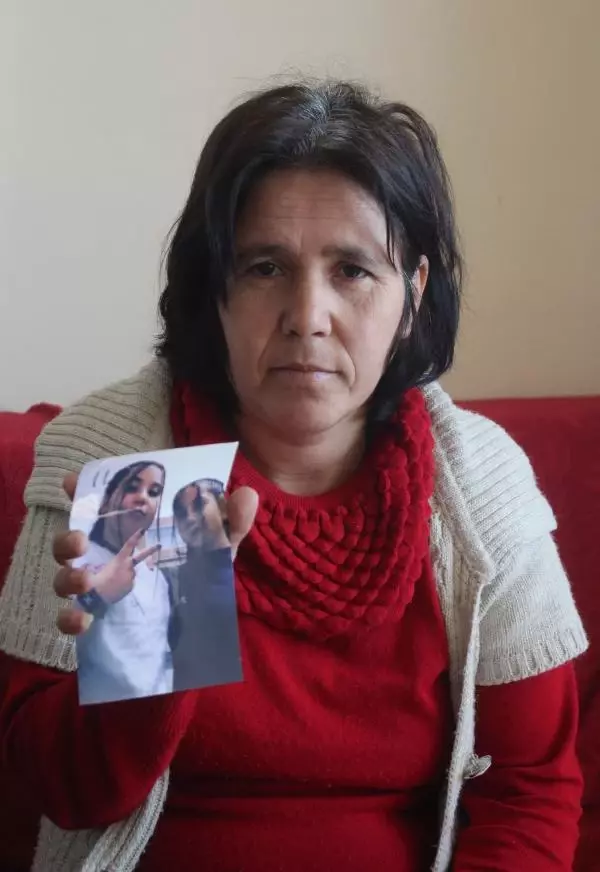 İki gün arayla ortadan kaybolan Gülsüm ve Sevda kardeşlerden haber alınamıyor İki gün arayla ortadan kaybolan Gülsüm ve Sevda kardeşlerden haber alınamıyor