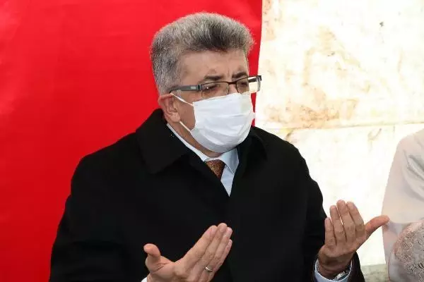 İran merkezli depremde hayatını kaybedenler için anma programı düzenlendi İran merkezli depremde hayatını kaybedenler için anma programı düzenlendi