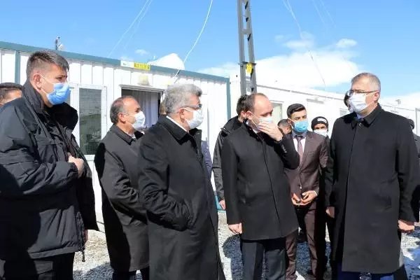 İran merkezli depremde hayatını kaybedenler için anma programı düzenlendi İran merkezli depremde hayatını kaybedenler için anma programı düzenlendi