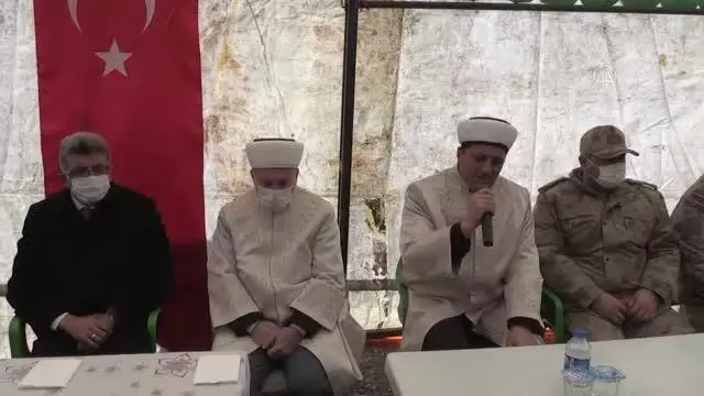 İran merkezli depremde hayatını kaybedenler için anma programı düzenlendi İran merkezli depremde hayatını kaybedenler için anma programı düzenlendi