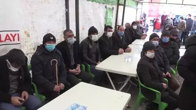 İran merkezli depremde hayatını kaybedenler için anma programı düzenlendi İran merkezli depremde hayatını kaybedenler için anma programı düzenlendi