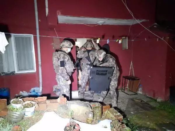 İstanbul merkezli 4 ilde uyuşturucu operasyonu: 34 gözaltı İstanbul merkezli 4 ilde uyuşturucu operasyonu: 34 gözaltı