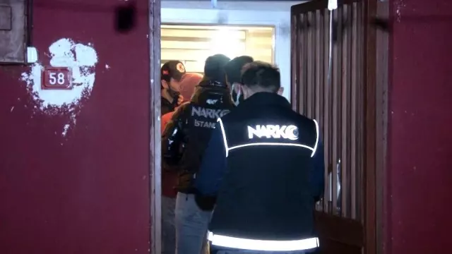 Son dakika haberleri | İstanbul merkezli 4 ilde uyuşturucu operasyonu: Çok sayıda şüpheli gözaltına alındı Son dakika haberleri | İstanbul merkezli 4 ilde uyuşturucu operasyonu: Çok sayıda şüpheli gözaltına alındı