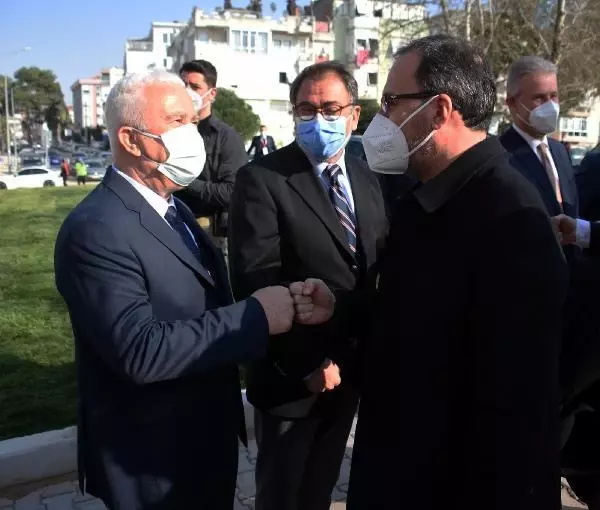 Son dakika haberi! İzmir'de kulüp başkanlarından örnek tablo Son dakika haberi! İzmir'de kulüp başkanlarından örnek tablo