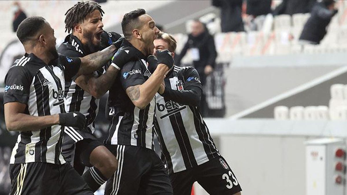Josef de Souza sezon başında Galatasaray ve Fenerbahçe'den teklif aldığını söyledi