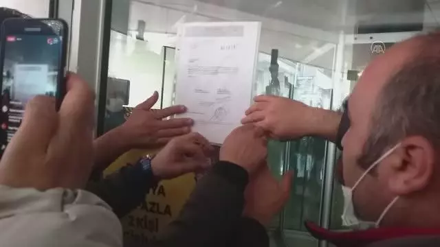 Kartal Belediyesine grev kararı asıldı Kartal Belediyesine grev kararı asıldı