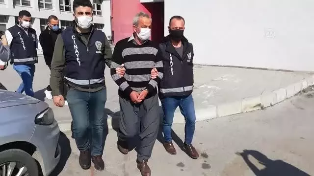 Son dakika haber! Adana'da kavgada yeğenini tüfekle öldürdüğü öne sürülen zanlı ile eşi tutuklandı Son dakika haber! Adana'da kavgada yeğenini tüfekle öldürdüğü öne sürülen zanlı ile eşi tutuklandı