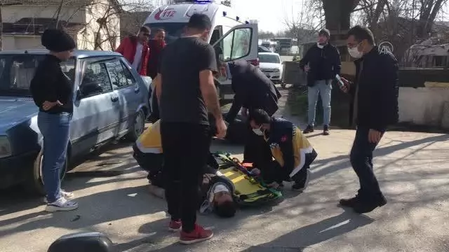 Son dakika haberi: Kaza yapan motosikletlinin yardımına olay yerinden geçen İl Sağlık Müdürü yetişti Son dakika haberi: Kaza yapan motosikletlinin yardımına olay yerinden geçen İl Sağlık Müdürü yetişti