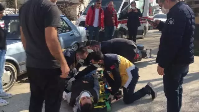Son dakika haberi: Kaza yapan motosikletlinin yardımına olay yerinden geçen İl Sağlık Müdürü yetişti Son dakika haberi: Kaza yapan motosikletlinin yardımına olay yerinden geçen İl Sağlık Müdürü yetişti