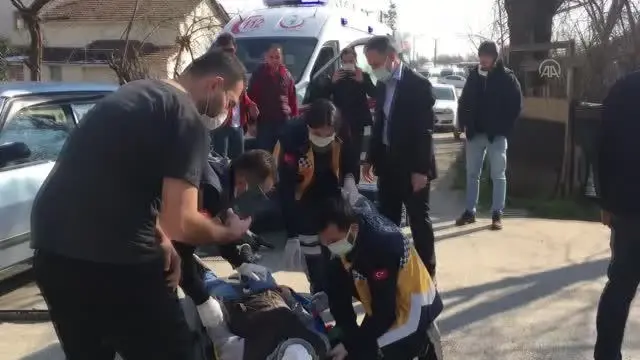 Son dakika haberi: Kaza yapan motosikletlinin yardımına olay yerinden geçen İl Sağlık Müdürü yetişti Son dakika haberi: Kaza yapan motosikletlinin yardımına olay yerinden geçen İl Sağlık Müdürü yetişti