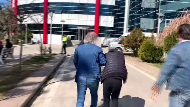 Kendini polis olarak tanıtıp yaşlı adamın cep telefonunu gasbeden şüpheli tutuklandı