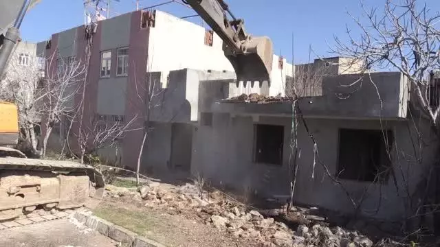 Son dakika haberi... Kentsel dönüşüm projesi kapsamında evlerin yıkımına başlandı Son dakika haberi... Kentsel dönüşüm projesi kapsamında evlerin yıkımına başlandı