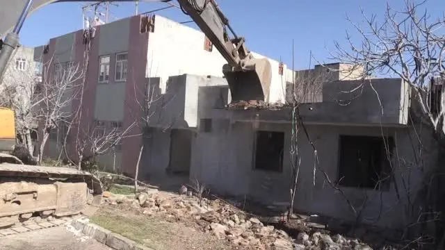 Son dakika haberi... Kentsel dönüşüm projesi kapsamında evlerin yıkımına başlandı Son dakika haberi... Kentsel dönüşüm projesi kapsamında evlerin yıkımına başlandı