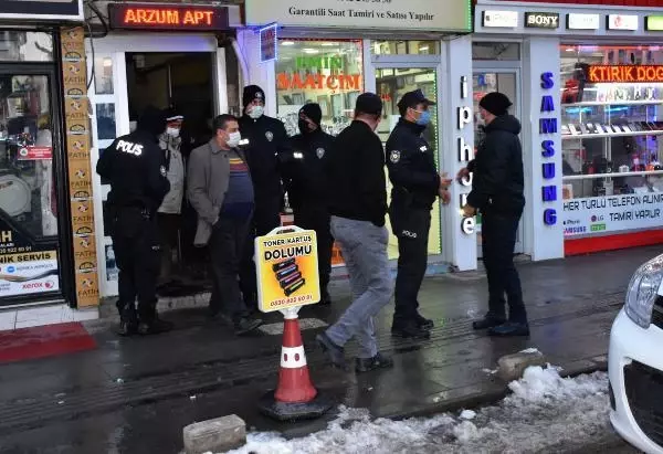Kiraladıkları dairede kumar oynayan 15 kişiye gözaltı
