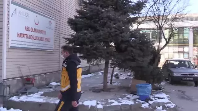 KIRIKKALE - KOVİD-19 HASTALARI YAŞADIKLARINI ANLATIYOR - 'Nefes alamamanın ne demek olduğunu öğrendim' KIRIKKALE - KOVİD-19 HASTALARI YAŞADIKLARINI ANLATIYOR - 'Nefes alamamanın ne demek olduğunu öğrendim'