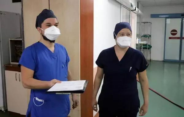 Koronavirüsü yenen anestezi teknikeri: 10 gün, 10 yıl gibi geldi Koronavirüsü yenen anestezi teknikeri: 10 gün, 10 yıl gibi geldi