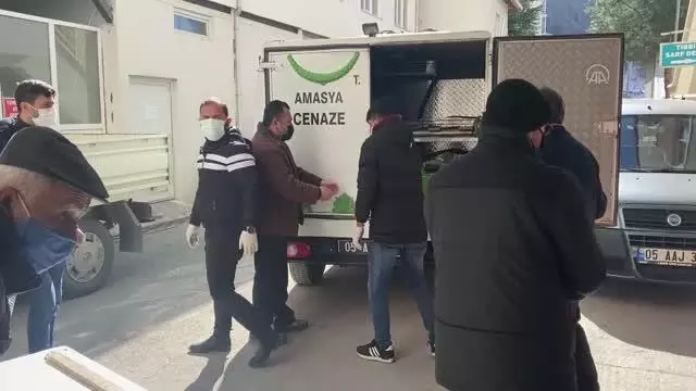 Amasya'da Kovid-19'a yakalanan ve 6 aylık bebeği sezaryenle alınan kadın öldü Amasya'da Kovid-19'a yakalanan ve 6 aylık bebeği sezaryenle alınan kadın öldü
