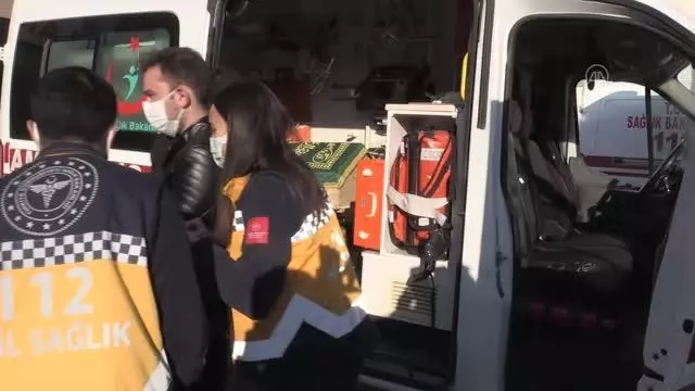 Kovid-19 nedeniyle hayatını kaybeden sağlık çalışanı son yolculuğuna uğurlandı