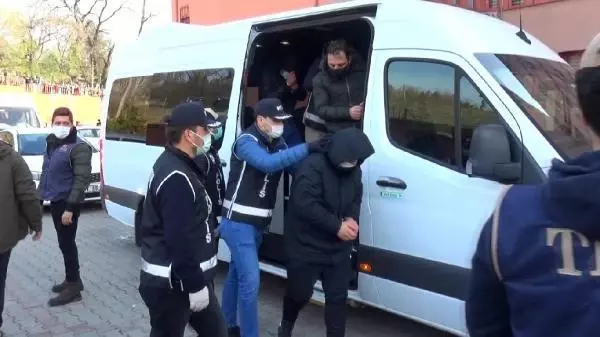 Karabük merkezli 8 ildeki suç örgütü operasyonunda 12 şüpheli tutuklandı Karabük merkezli 8 ildeki suç örgütü operasyonunda 12 şüpheli tutuklandı