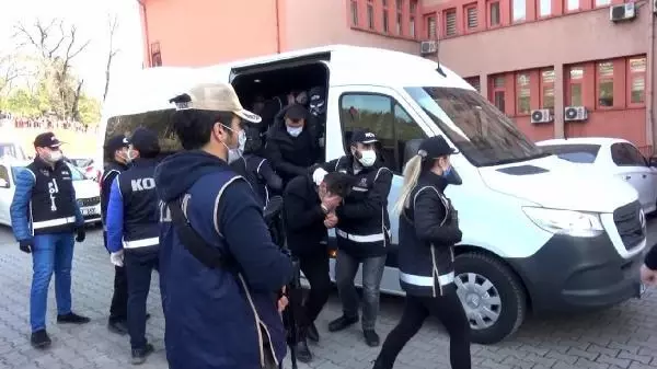 Karabük merkezli 8 ildeki suç örgütü operasyonunda 12 şüpheli tutuklandı Karabük merkezli 8 ildeki suç örgütü operasyonunda 12 şüpheli tutuklandı