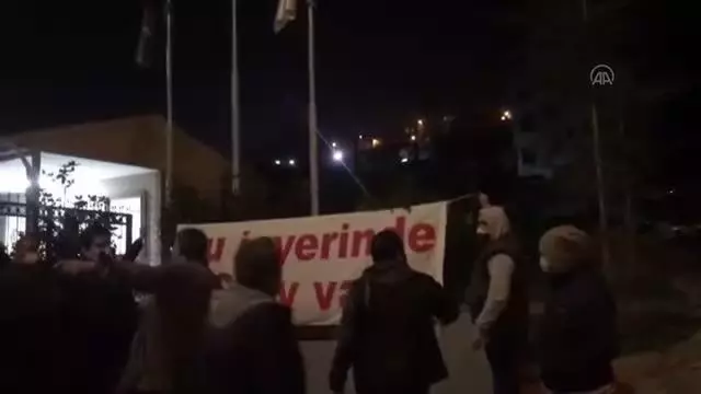 Maltepe Belediyesinde işçiler greve başladı Maltepe Belediyesinde işçiler greve başladı