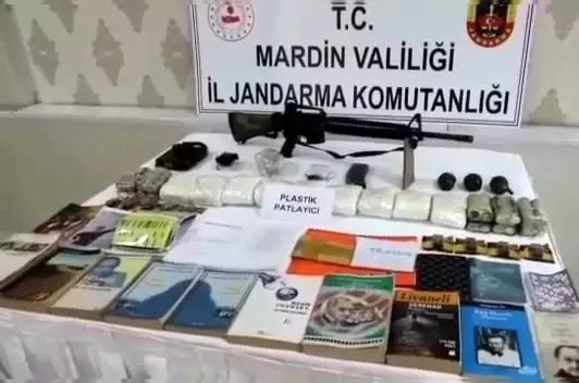 Son dakika haberleri! PKK'lı teröristlerin kullandığı 11 sığınak ve depo kullanılamaz hale getirildi Son dakika haberleri! PKK'lı teröristlerin kullandığı 11 sığınak ve depo kullanılamaz hale getirildi