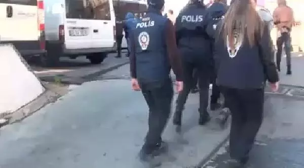 'MOBİL BANKACILIK' DOLANDIRICILIĞI: 35 ŞÜPHELİ TUTUKLANDI 'MOBİL BANKACILIK' DOLANDIRICILIĞI: 35 ŞÜPHELİ TUTUKLANDI