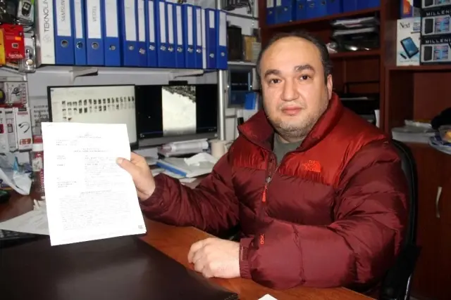 Köy yollarını yapan firma malzemeyi eksik kullanınca muhtar hukuk savaşı başlattı Köy yollarını yapan firma malzemeyi eksik kullanınca muhtar hukuk savaşı başlattı