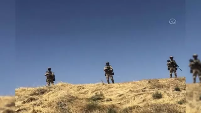 Son dakika haberleri! PKK'lı teröristlerin kullandığı 11 sığınak ve depo kullanılamaz hale getirildi Son dakika haberleri! PKK'lı teröristlerin kullandığı 11 sığınak ve depo kullanılamaz hale getirildi