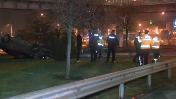 Polis denetiminden kaçan otomobil takla attı: 2 gözaltı Polis denetiminden kaçan otomobil takla attı: 2 gözaltı