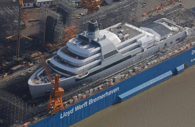 Roman Abramovic's new yacht worth 4.3 billion TL revealed