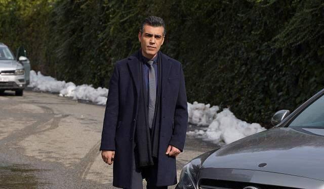 Sadakatsiz'in 19. bölüm 2. fragmanı yayınlandı! Sinan ve Volkan yumruk yumruğa kavga ediyor Sadakatsiz'in 19. bölüm 2. fragmanı yayınlandı! Sinan ve Volkan yumruk yumruğa kavga ediyor
