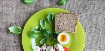 Sahurda nasıl beslenmeli, ne yemeliyiz? Sahurda tok tutan yiyecekler nelerdir?