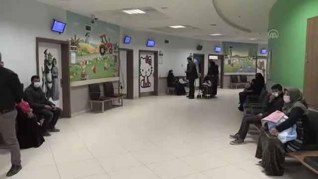 ŞANLIURFA - KOVİD-19 HASTALARI YAŞADIKLARINI ANLATIYOR - 'Loş ışığa bile bakamayacak duruma geldim' ŞANLIURFA - KOVİD-19 HASTALARI YAŞADIKLARINI ANLATIYOR - 'Loş ışığa bile bakamayacak duruma geldim'