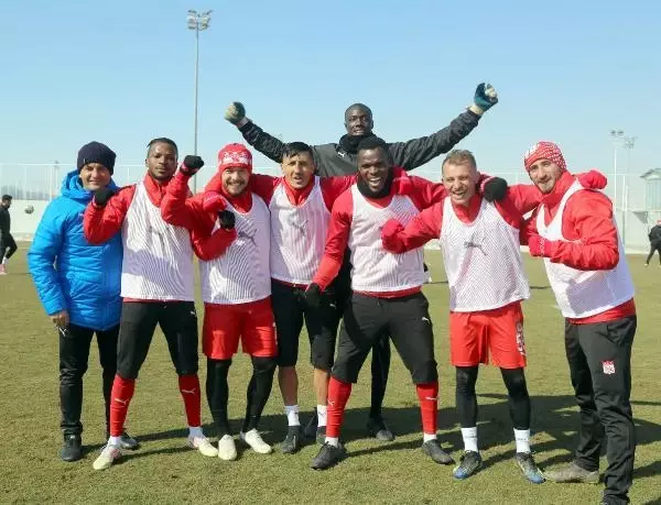 Sivasspor, Çaykur Rizespor maçının hazırlıklarına başladı Sivasspor, Çaykur Rizespor maçının hazırlıklarına başladı
