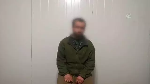Terör örgütünün Gara'da alıkoyduğu 13 vatandaşı şehit etmesi, ele geçirilen iki teröristin ifadelerine yansıdı Terör örgütünün Gara'da alıkoyduğu 13 vatandaşı şehit etmesi, ele geçirilen iki teröristin ifadelerine yansıdı