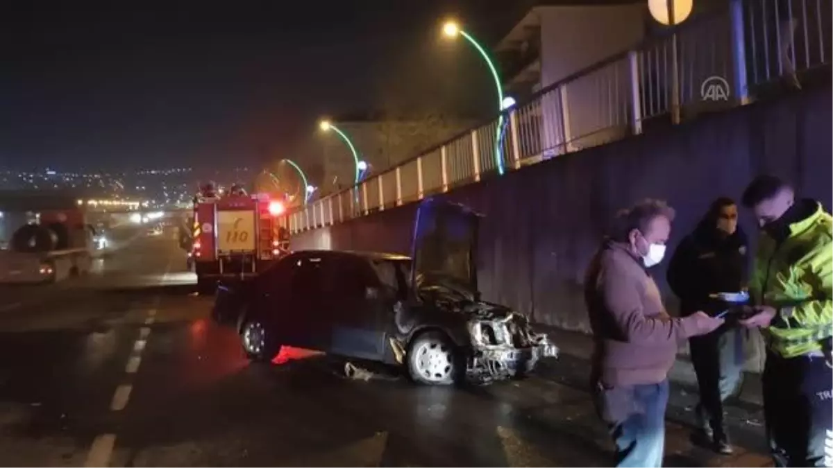 Son dakika haberi | Trafik kazasında alev alan otomobil yandı